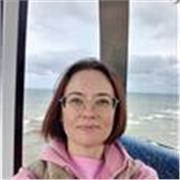 Hablante nativo de ruso con un alto nivel de inglés y la capacidad de encontrar un acercamiento a diferentes personas.