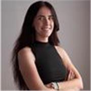 Maestra de educación infantil apta para cualquier edad. 