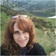 Profesora de español titulada con más de diez años de experiencia y apasionada de la enseñanza.