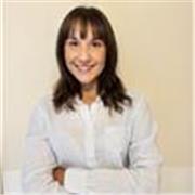 Biologa appassionata di divulgazione, con un approccio semplice e coinvolgente, offre lezioni online di biologia. 