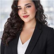 Profesora titulada en Marketing Online, especialista en Social Media Manager, Branding e implantación de IA en marketing.