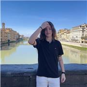 Sna persona extrovertida paciente, con facilidad para el aprendizaje y capacidad comunicativa. De primaria a la ESO.