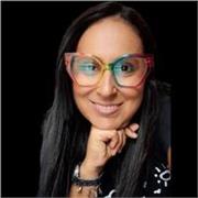 Hola! Soy ProfeSabry, Magíster en Educación Inicial con múltiples certs en neuroeducación, idiomas, trastornos del aprendizaje. 