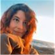 Realizo traducciones al inglés y también doy clases de conversación 