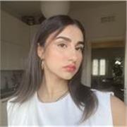 Studentessa secondo anno di liceo linguistico