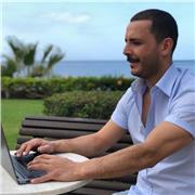 Profesor de Yoga formado en la India durante 6 años en diferentes tradiciones (Hatha, Ashtanga, Kundalini, Filosofia, etc).
Soy un Yogi 100% dedicado a compartir los beneficios del yoga y la meditacion a todas las personas en busqueda de una mejor calida