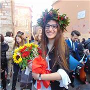 Insegnante di italiano con diploma di maturità classica e laurea triennale in psicologia