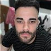 Soy un chico muy bueno con la gente y me encantan los idiomas