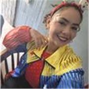 Soprano lírica con experiencia coral, ofrece clases particulares de canto online, técnica vocal y repertorio moderno para principiantes