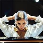 Insegnante di Pianoforte classico impartisce lezioni a studenti di tutte le età