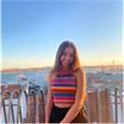 Soy una chica trabajadora, responsable y simpática. He he sido professora de repaso varios años online y presencialmente. 