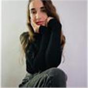 Licenciada en Educación Primaria con más de 5 años de experiencia y titulada en inglés. 