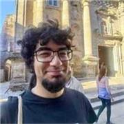 Traductor y doctorando en Literatura con experiencia de profesor particular de refuerzo de latín y griego clásico.