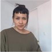 Profesora de Lenguaje y Comunicación con experiencia en reforzamiento de competencias orales y escritas