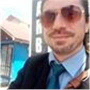 Docente de Lenguaje, Comunicación y Literatura con amplia trayectoria