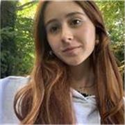 Graduada de segundo de bachillerato con 9,9 y con C1 en inglés. Clases presenciales