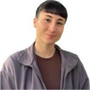 Insegnante de spagnolo madrelingua. Ho insegnato corsi di rinforzo de grammatica e letteratura. Le mie lezioni sono completamente in spagnolo, offro una varietà di risorse e mi adatto alla metodologia che meglio si adatta allo studente.