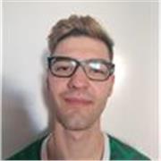 Profesor para niños de primaria con gran facilidad 