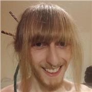 Madrelingua Inglese e Italiano, impartisco lezioni di lingue a persone di tutte le età e ad ogni livello, sia da remoto che dal vivo. Aiuto con grammatica, lessico, compiti e tutto ciò che riguarda queste lingue.