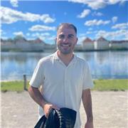 UK-Absolvent bietet dynamischen Englischunterricht, Konversationspraxis und Business English für alle Niveaus online an :)