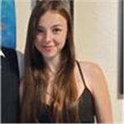Estudiante de bachillerato científico de notas sobresalientes, especializada en ciencias