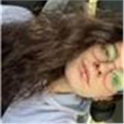 Me defino como alguien paciente, comunicativa, asertiva, constante, dedicada. Clases estan destinadas a personas de 7 a 18 años.