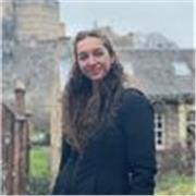 Studentessa offre lezioni di inglese fino a un livello b2