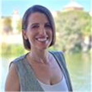 Profesora titulada de empresa y contabilidad con 17 años trabajando en multinacional 