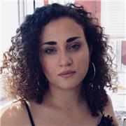 Laureata in scienze agrarie impartisce lezioni di chimica a ragazzi di medie, superiori