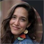 Trabajo en la intersección entre el mundo académico y los medios de comunicación, como Profesora de Comunicación audiovisual 