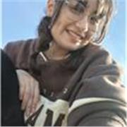 Trabajadora social con experiencia con jóvenes con problemas de salud mental y discapacidad.