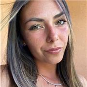 Laureanda in giurisprudenza impartisce lezioni di diritto