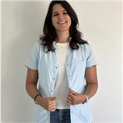 Tengo experiencia en haber trabajado en un jardín de infantes bilingüe. Aunque no tengo un certificado, manejo un nivel de first