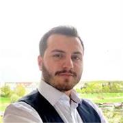 Arabische Tutor, der Menschen aus aller Altersgruppen unterrichten kann
