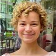 Mein Name ist Rand, ich bin Doktorandin in linguistischer Anthropologie und habe einen akademischen Hintergrund in Arabistik, Sozi