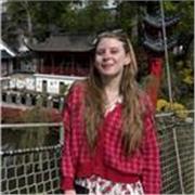 Enseignante pour la primaire, professeure de Français au collège pour les natifs, spécialisé également en FLE, FOS et en FLS. 