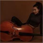 Luz Fernández López, violonchelista profesional. Clases personalizadas de violonchelo, piano y lenguaje musical. Desde iniciación