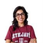 Profesora de matemáticas con experiencia en álgebra, geometría y trigonometría