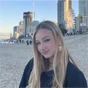 studentessa devota del terzo anno di liceo, con certificazione C1, offre lezioni di inglese