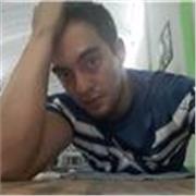 Entrenador personal imparte clases presenciales y online