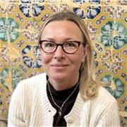 Profesora universitaria con 5 años de experiencia e inglés nativo ofrece clases de idiomas, historia e historia del arte