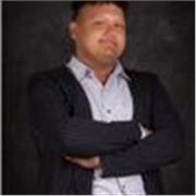 Hello, I am an English and Spanish tutor. I focus on ages from Elementary to College