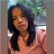 Hi! I’m Jhenyfer Melissa, a native Spanish speaker originally from Colombia, raised in Spain (Madrid and Valencia). Ánimo