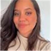 Profesional bilingüe interesada en impartir clases de apoyo y práctica del idioma.