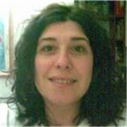 Laureata in scienze politiche insegna DIRITTO, Relazioni Internazionali ed Educazione Civica ai ragazzi delle scuole superiori