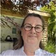 Professional artist shares experience , teaching in West Sussex