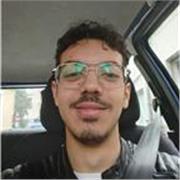 Studente di Medicina impartisce lezioni di biologia per tutti, incluso per la preparazione ai test di ammissione in diversi ambiti