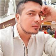 Profesor de informática con amplios conocimientos en la materia y gran experiencia en la enseñanza presencial y virtual