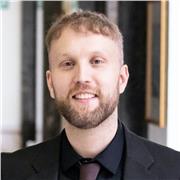 Successful English primary school teacher with years of experience looking to help children thrive