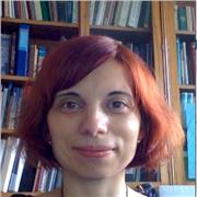 Laureata in medicina offre le lezioni ai ragazzi delle scuole superiori e medie